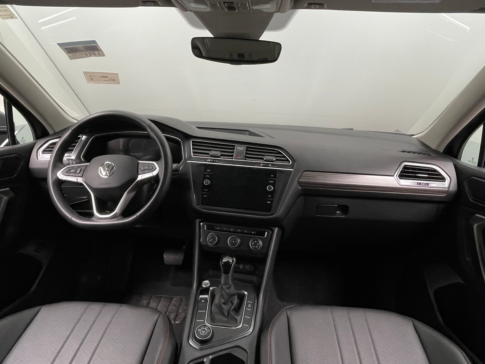 Thumbnail: 2024 Volkswagen Tiguan - 2