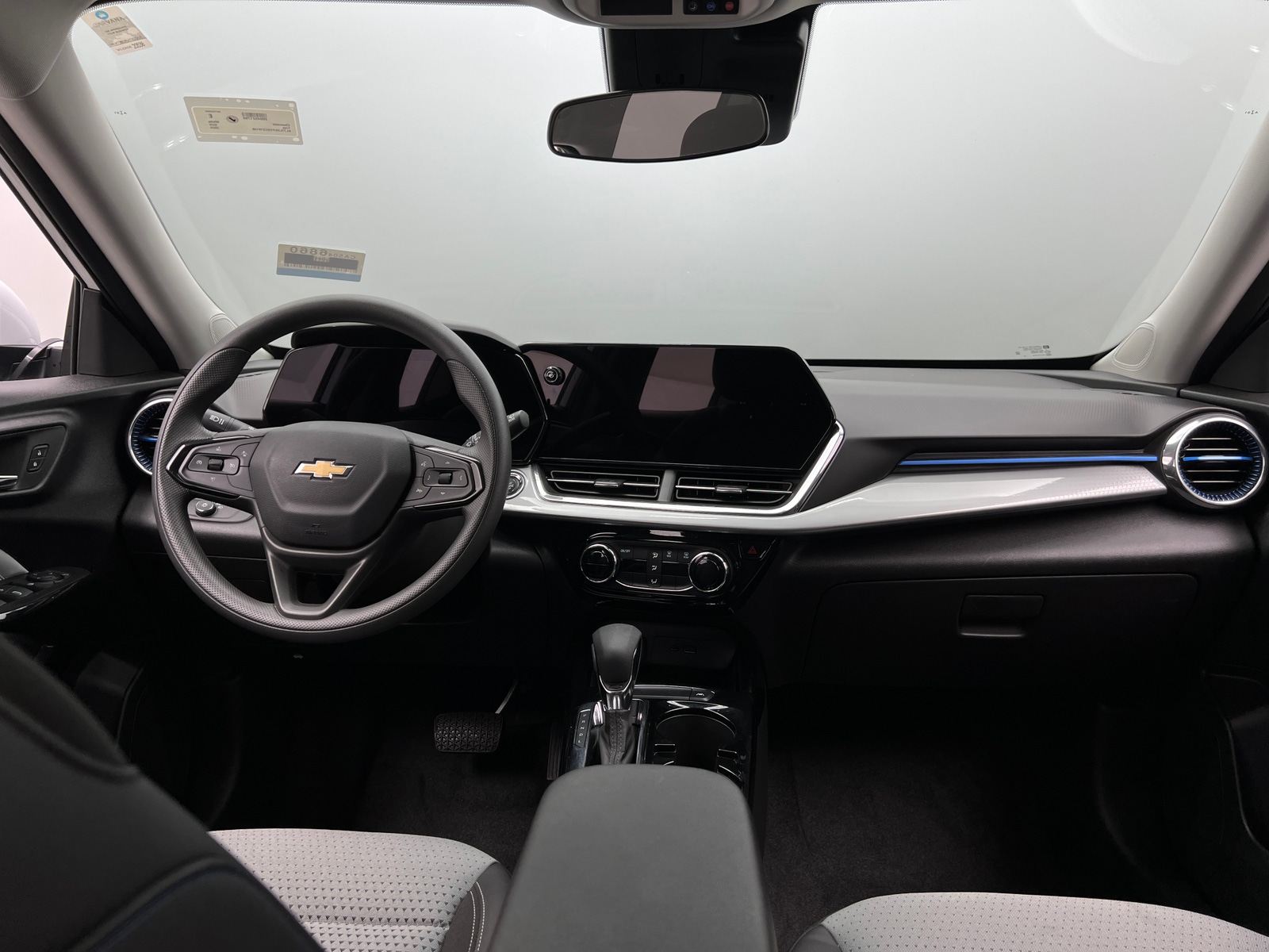 Thumbnail: 2025 Chevrolet Trax - 3