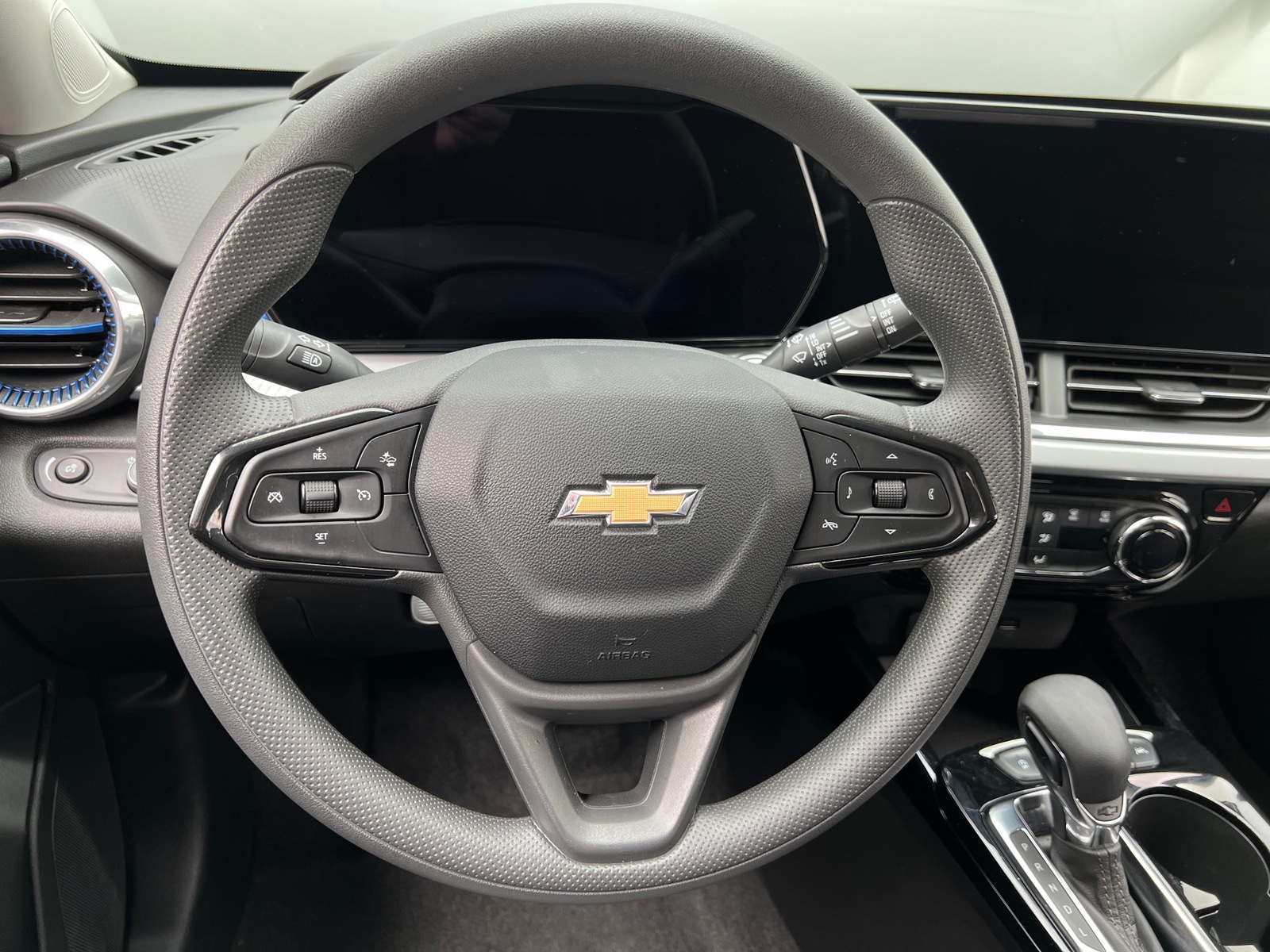 Thumbnail: 2025 Chevrolet Trax - 5