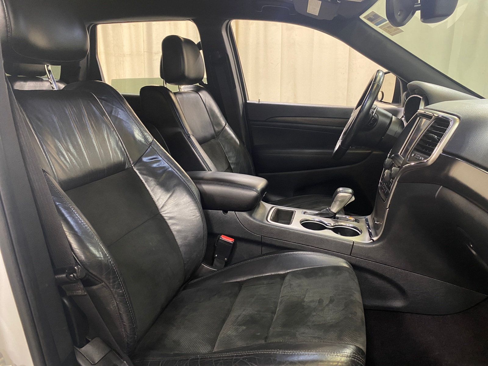 Thumbnail: 2017 Jeep Grand Cherokee - 2