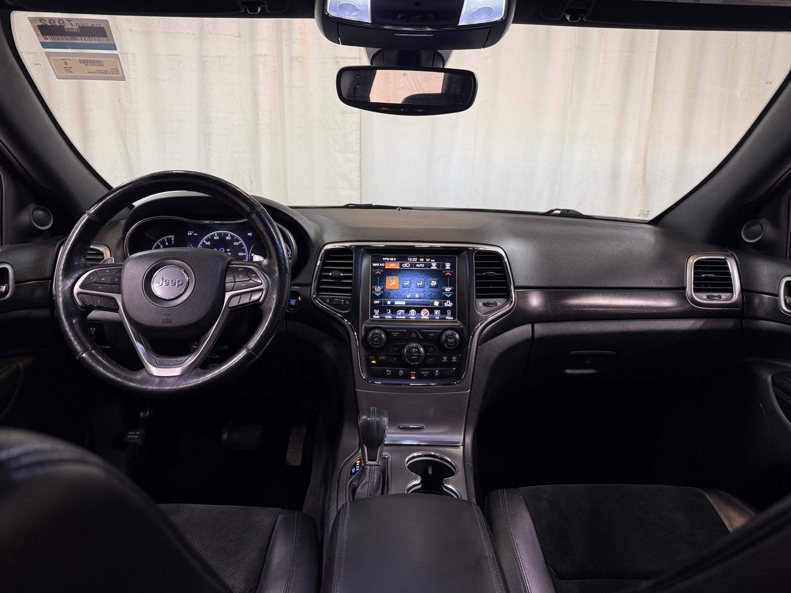 Thumbnail: 2017 Jeep Grand Cherokee - 3