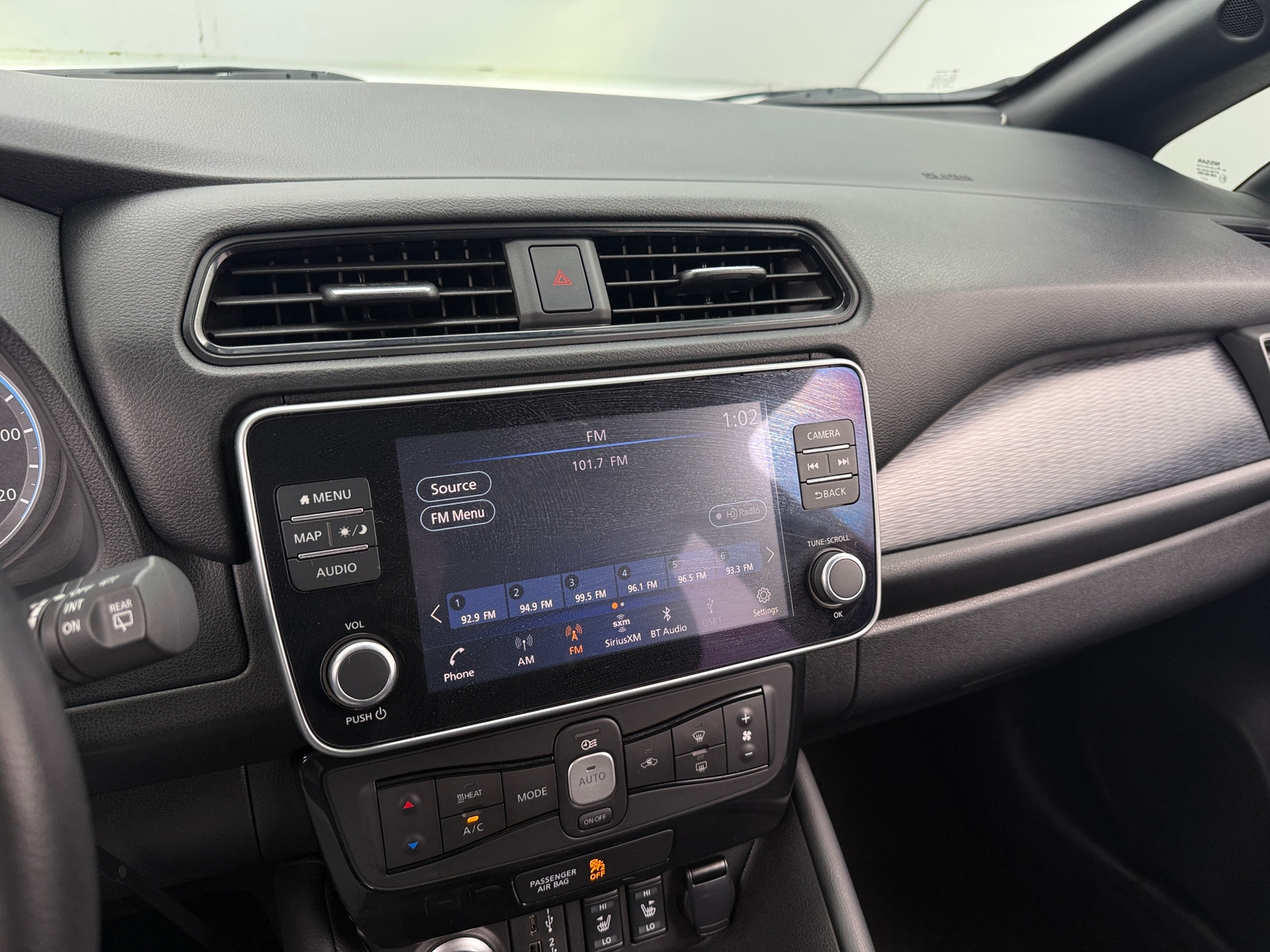 Thumbnail: 2020 Nissan Leaf - 4