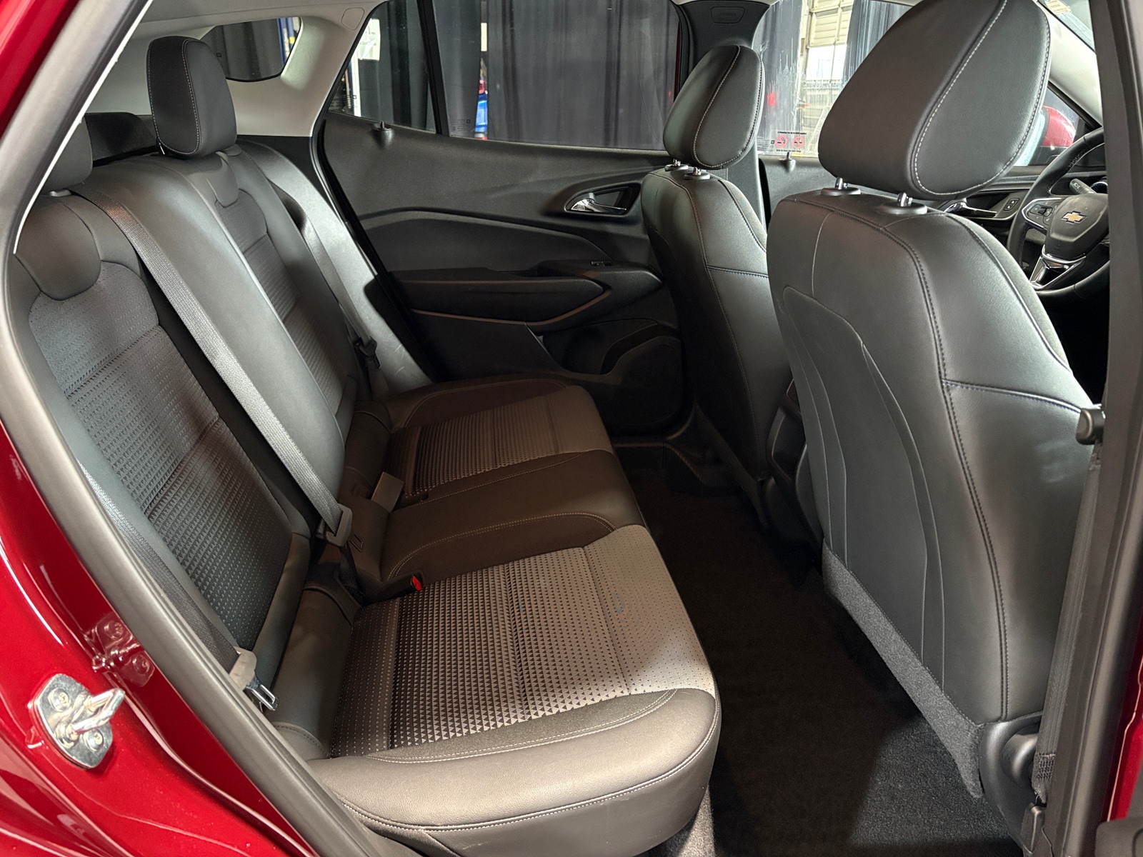 Thumbnail: 2025 Chevrolet Trax - 6