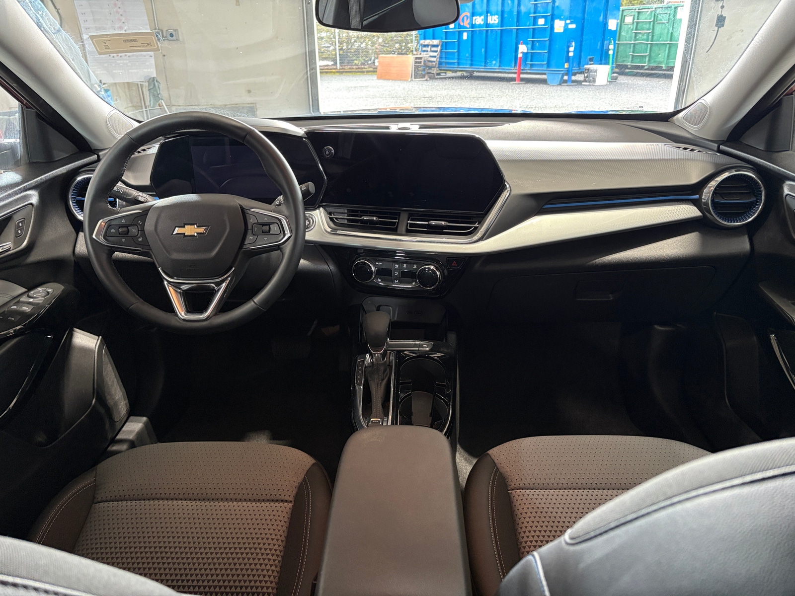 Thumbnail: 2025 Chevrolet Trax - 3