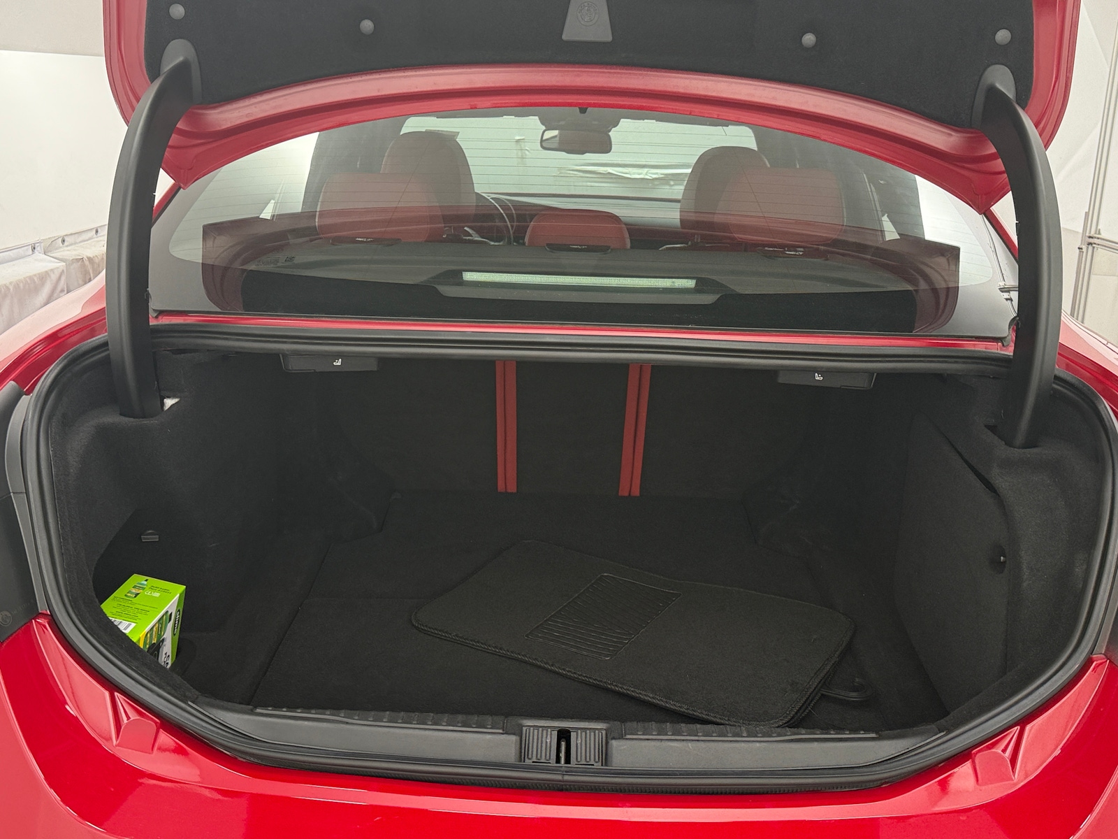 Thumbnail: 2022 Alfa Romeo Giulia - 6