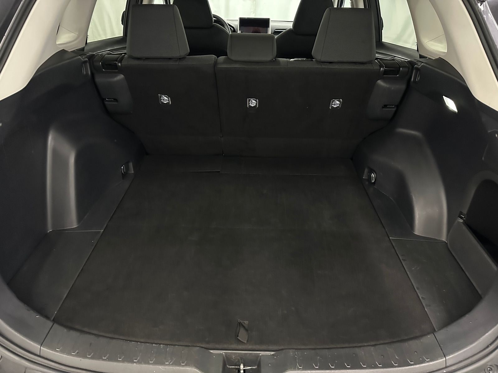 Thumbnail: 2025 Toyota RAV4 - 7