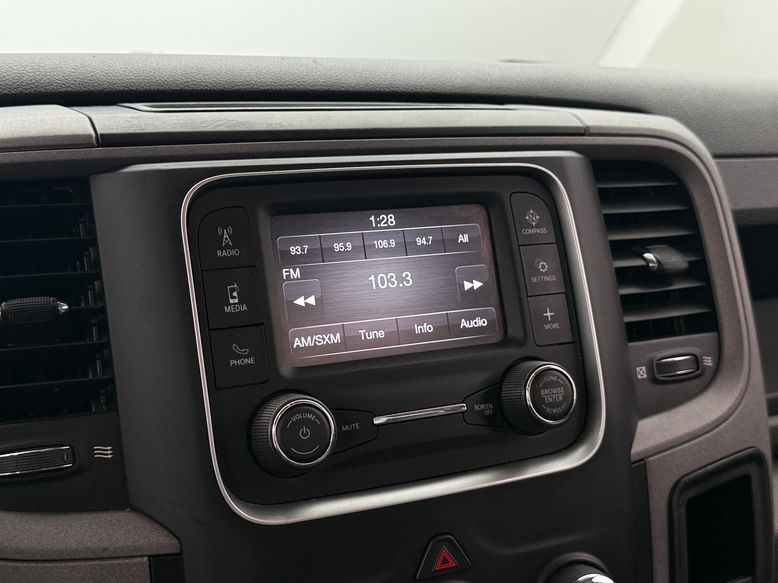 Thumbnail: 2021 RAM 1500 Classic - 2