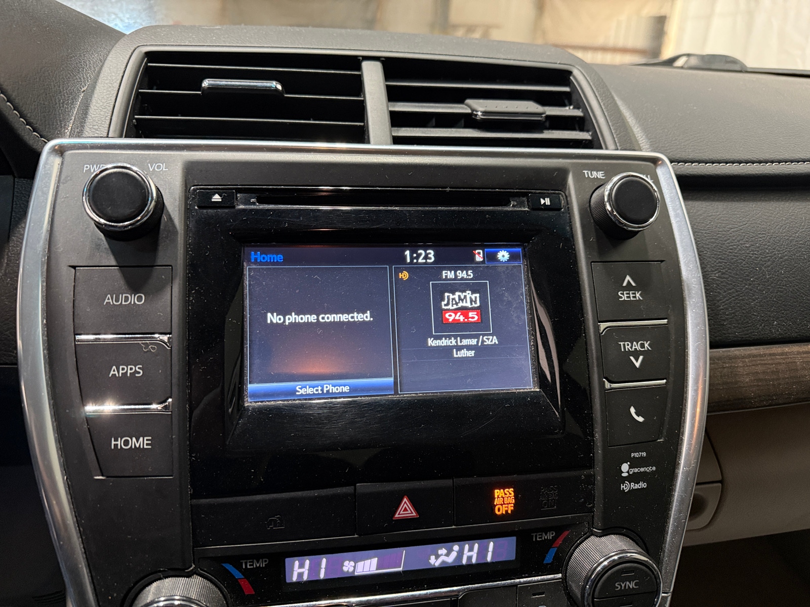 Thumbnail: 2015 Toyota Camry - 4