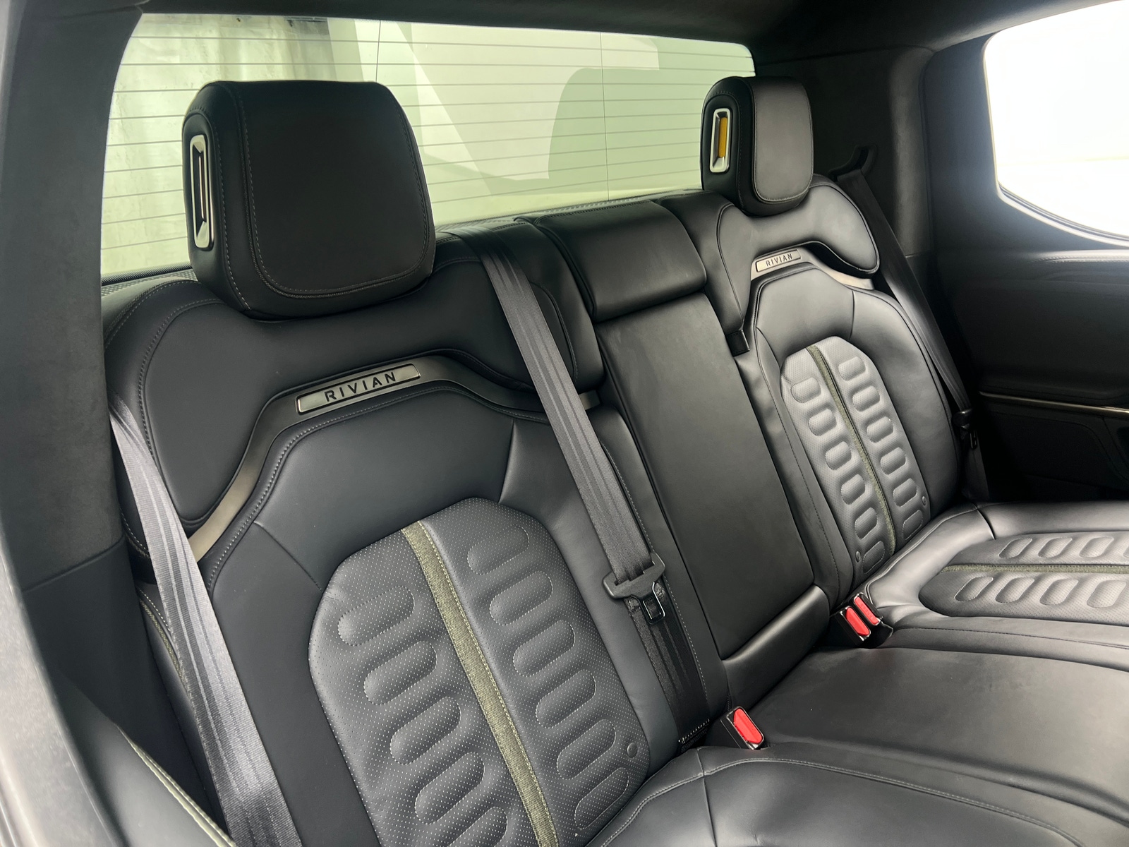 Thumbnail: 2022 Rivian R1T - 5