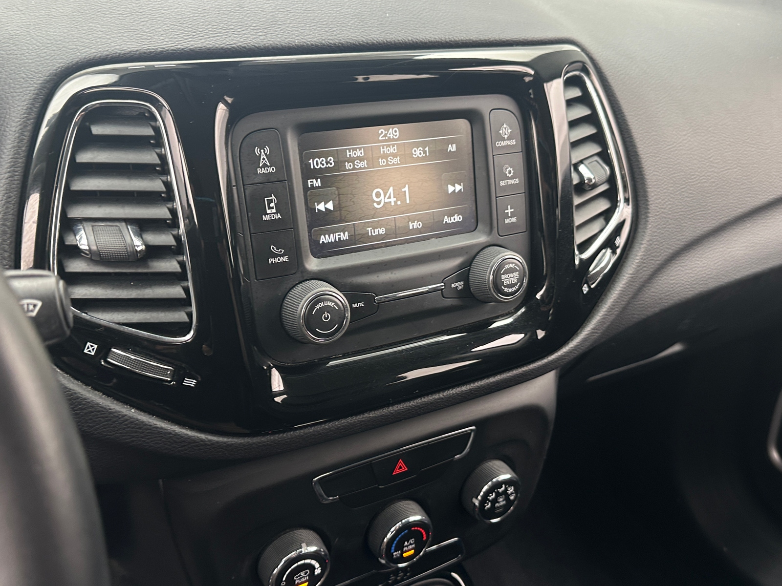 Thumbnail: 2018 Jeep Compass - 3