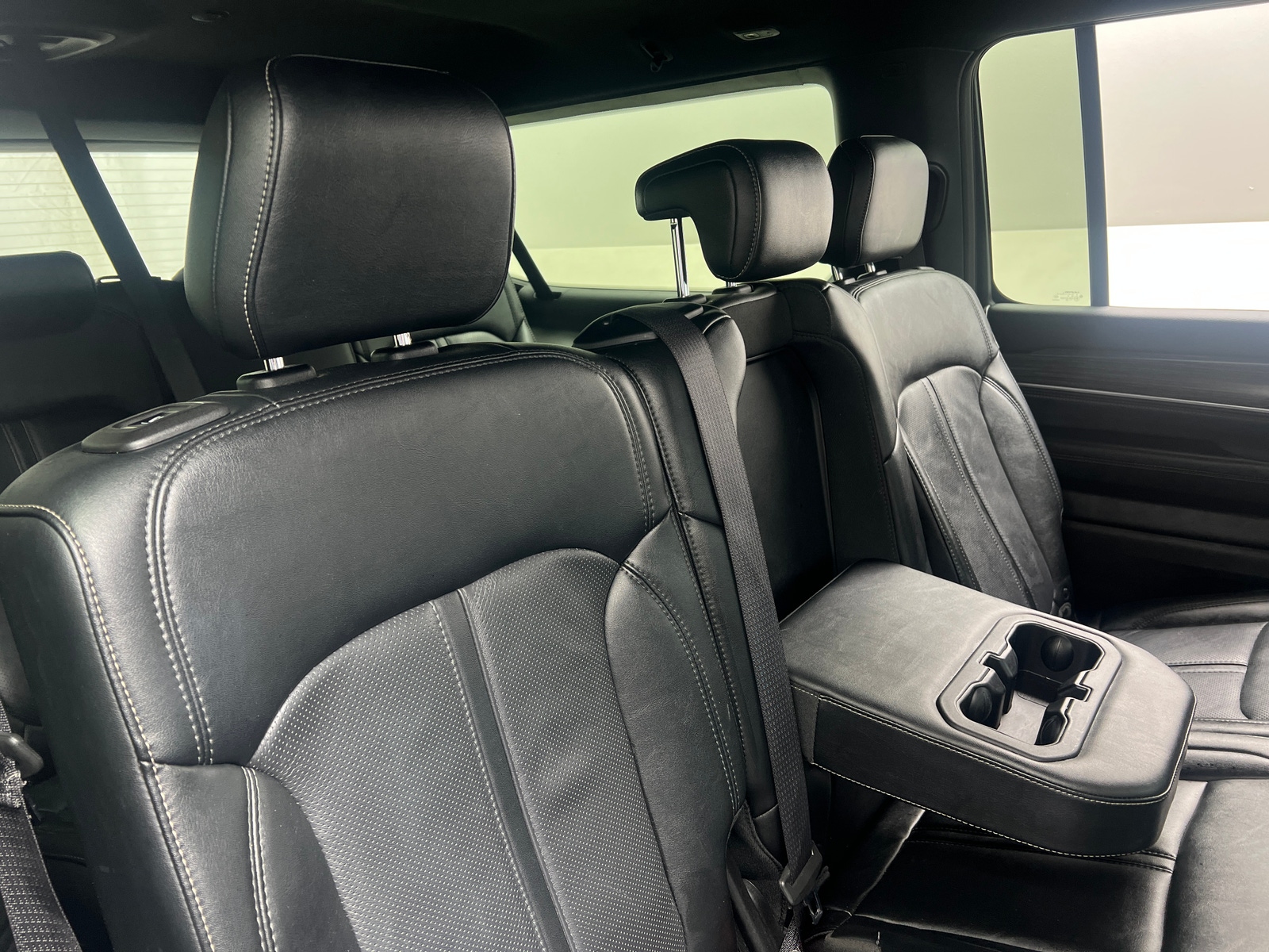 Thumbnail: 2024 Jeep Wagoneer - 5