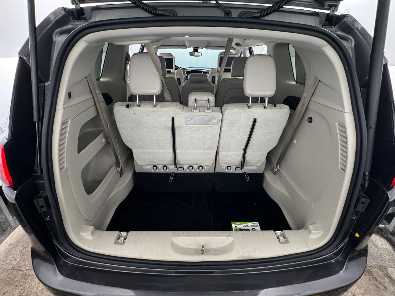 Thumbnail: 2017 Chrysler Pacifica - 6