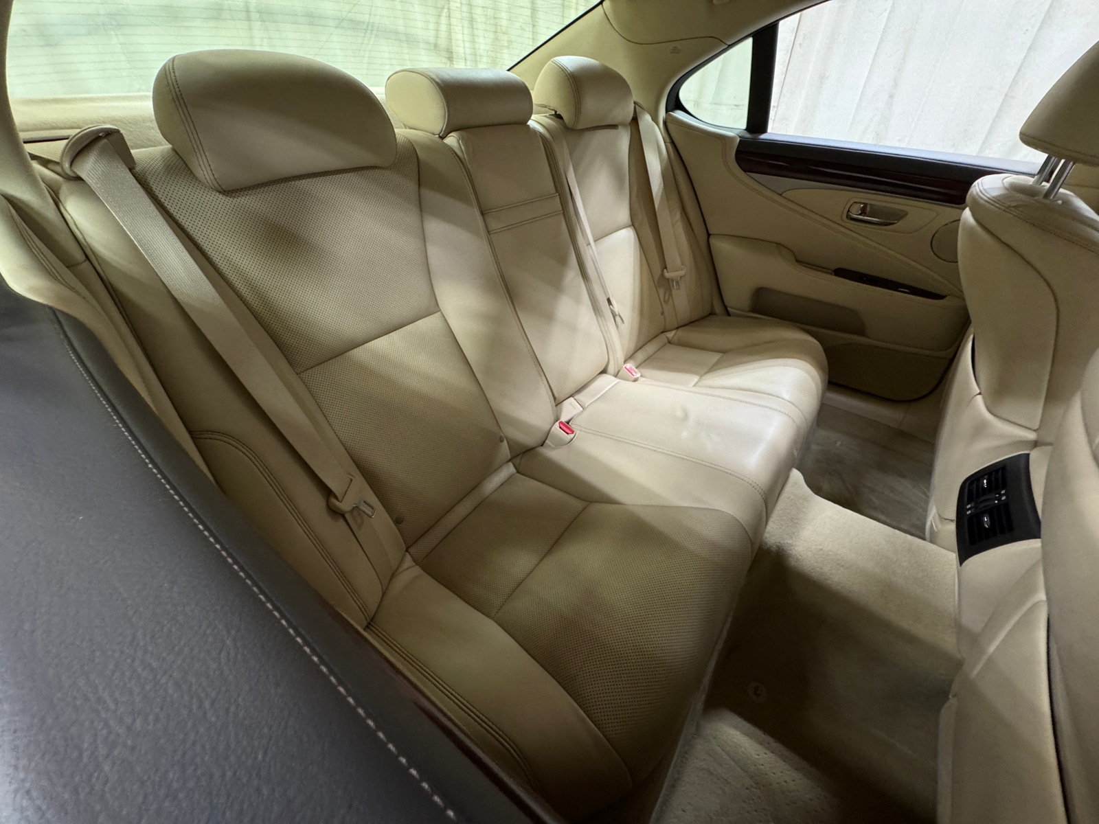 Thumbnail: 2016 Lexus LS - 5