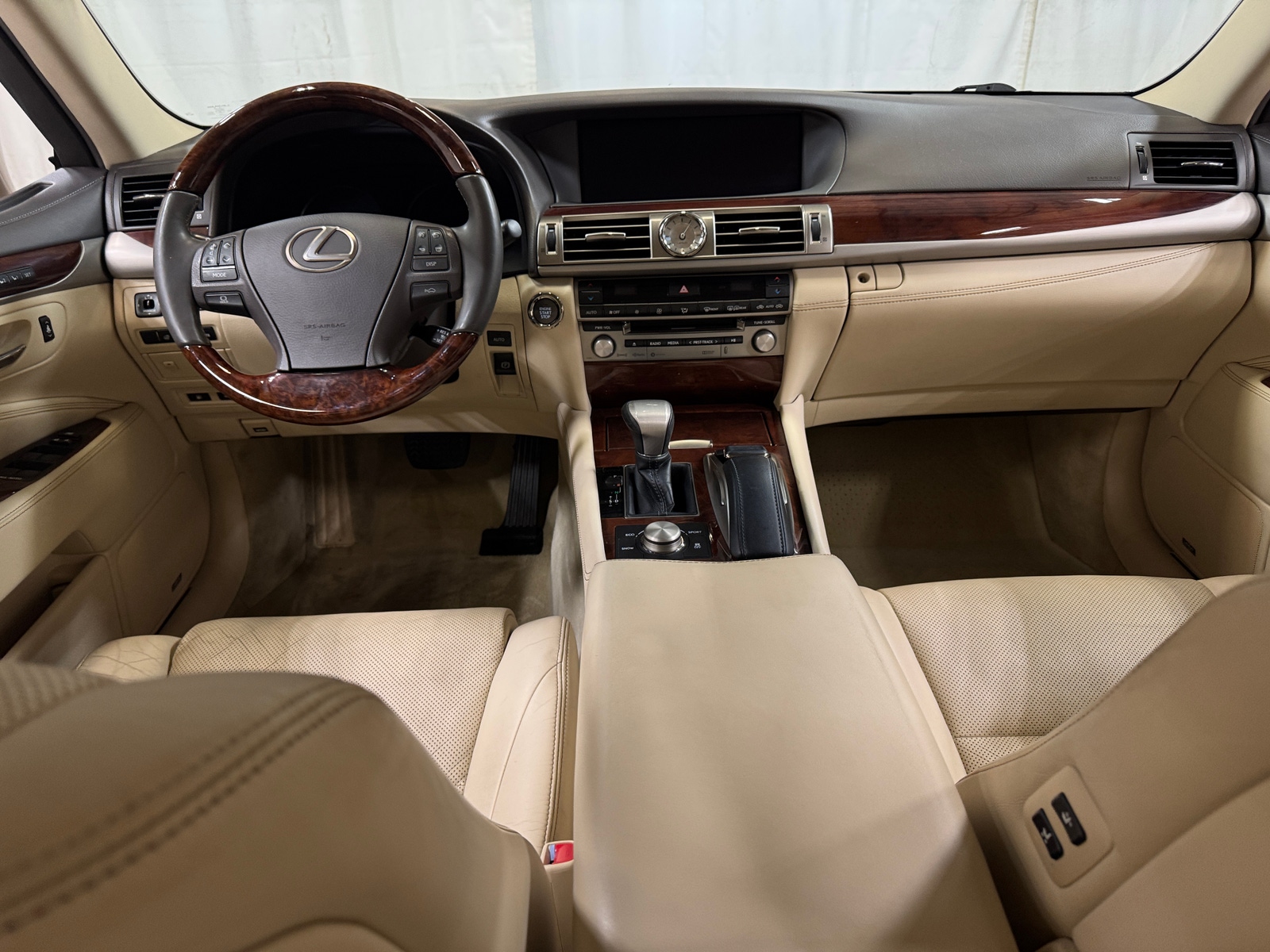 Thumbnail: 2016 Lexus LS - 2