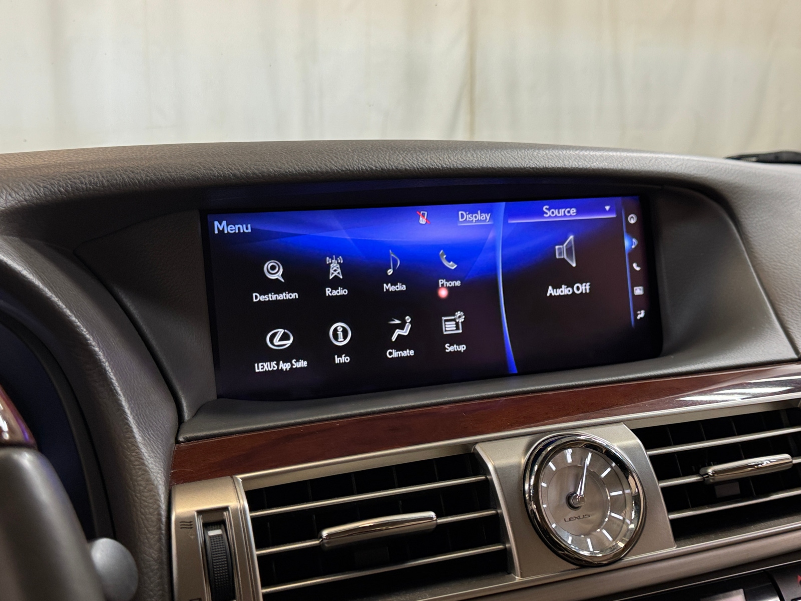 Thumbnail: 2016 Lexus LS - 3