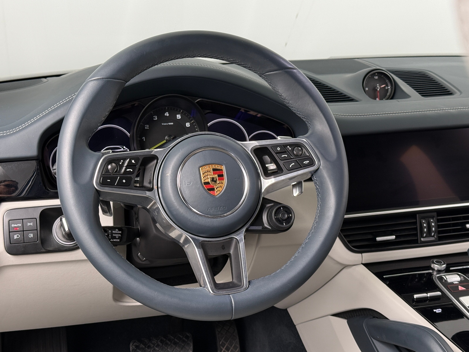 Thumbnail: 2023 Porsche Cayenne - 4