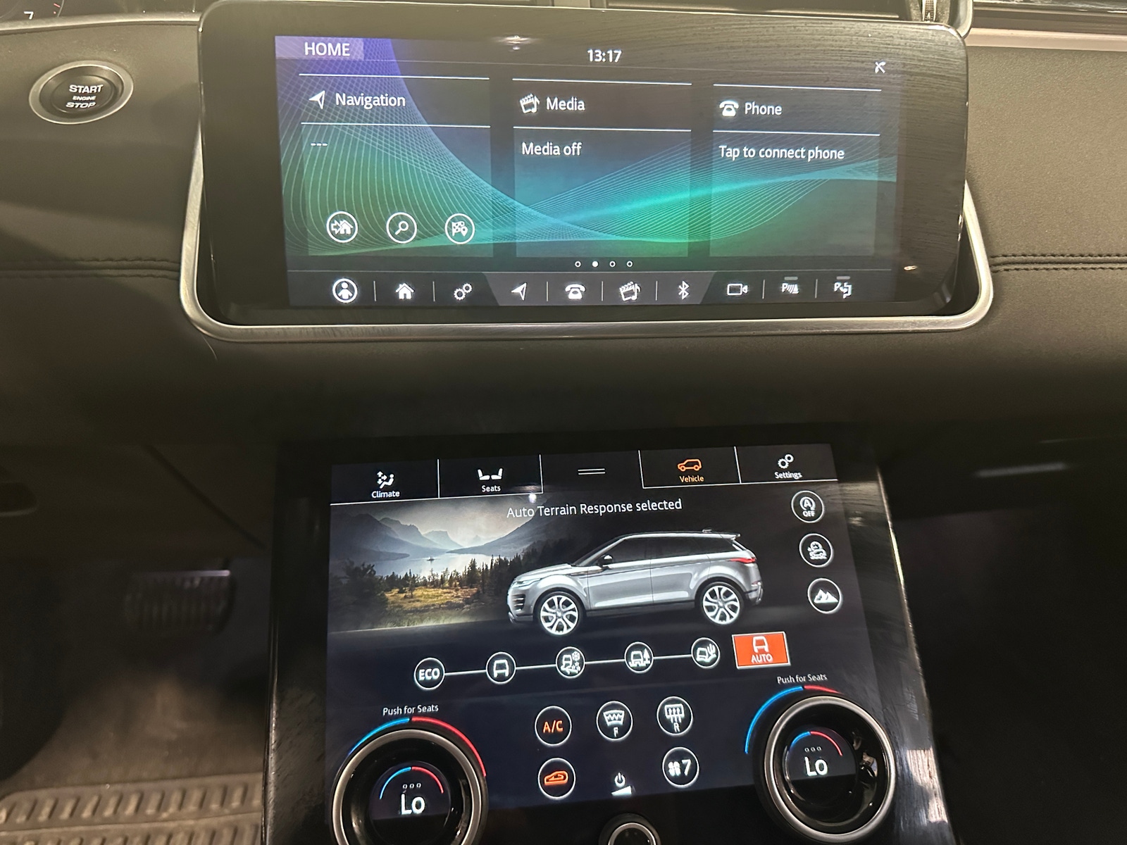 Thumbnail: 2020 Land Rover Range Rover Evoque - 3