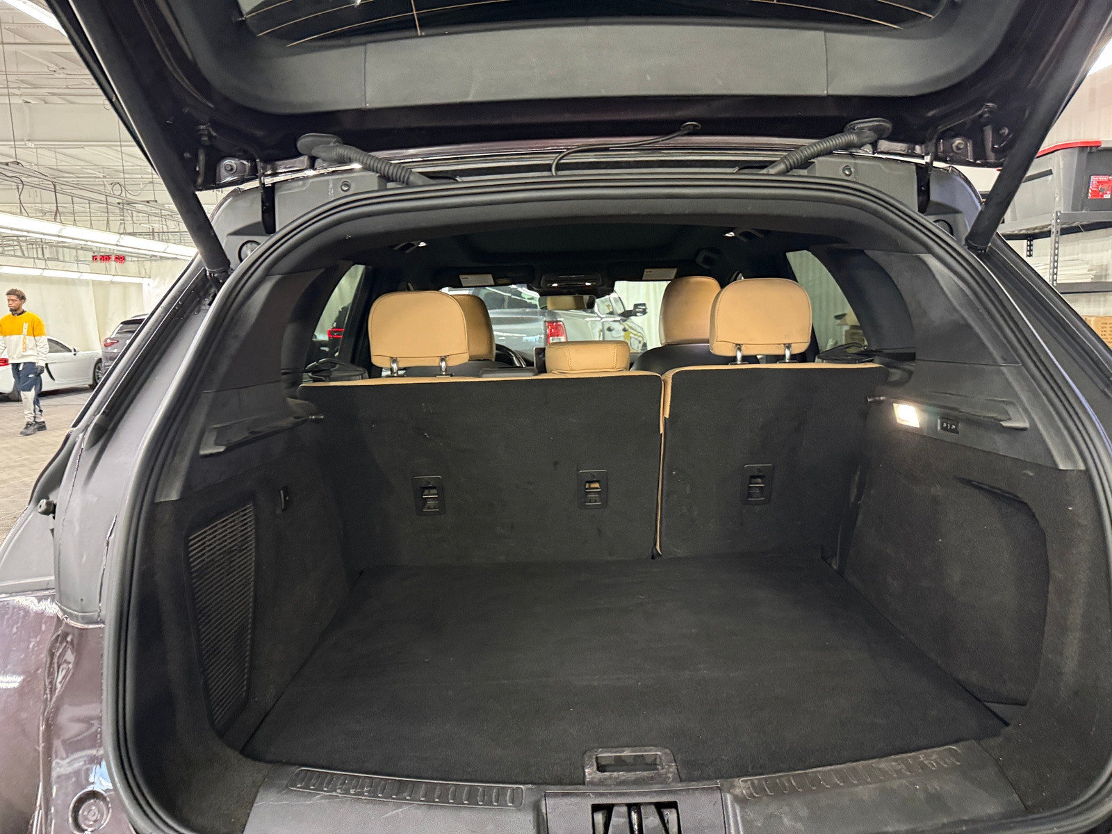 Thumbnail: 2023 Lincoln Corsair - 6