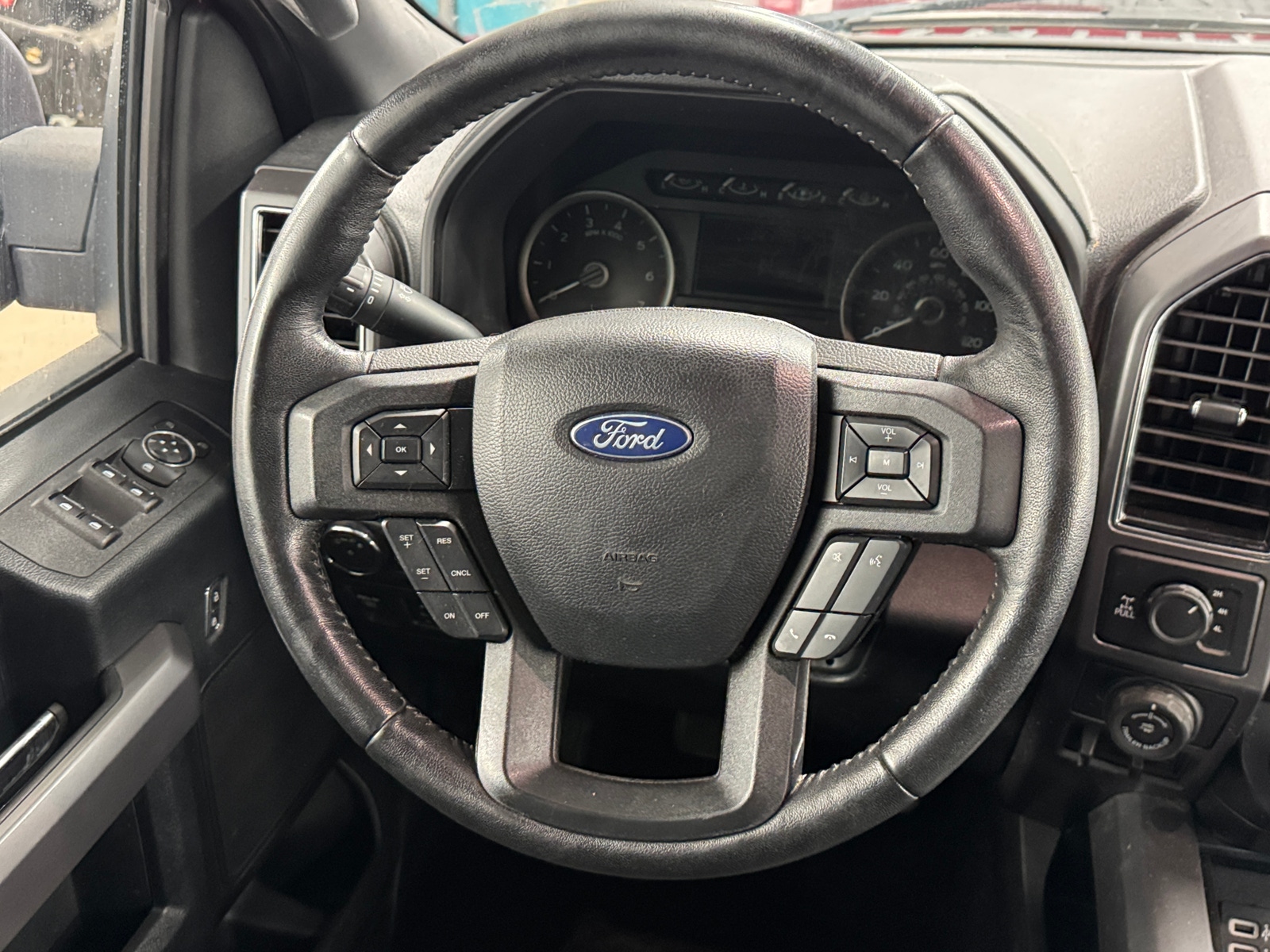 Thumbnail: 2019 Ford Econoline - 5