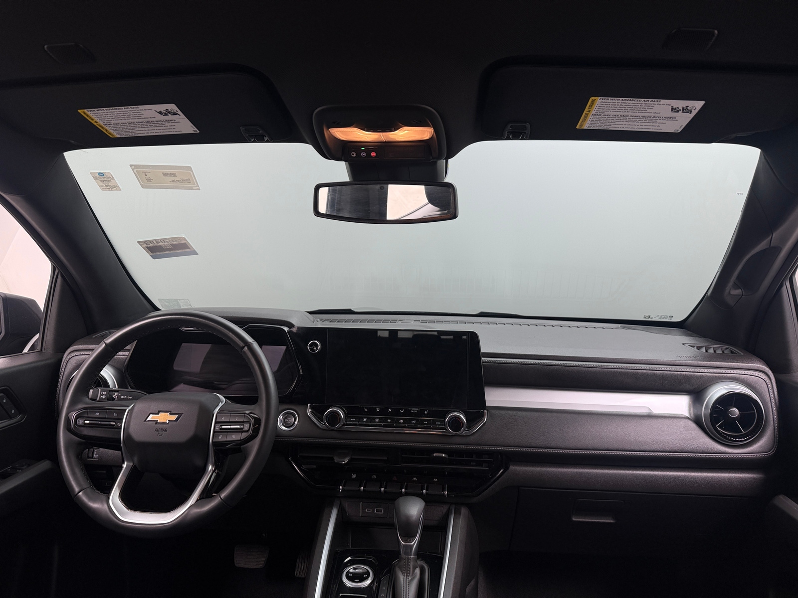 Thumbnail: 2023 Chevrolet Colorado - 3