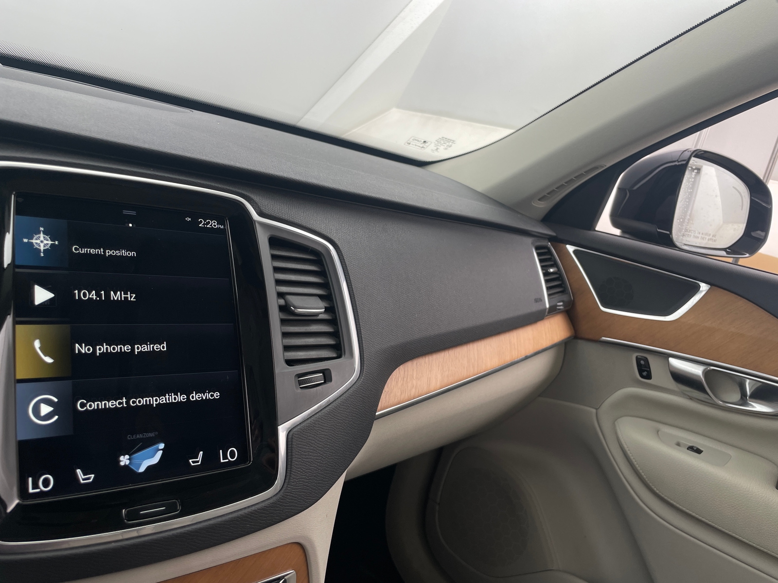 Thumbnail: 2022 Volvo XC90 - 3