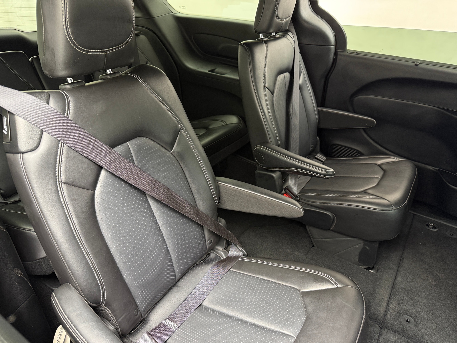 Thumbnail: 2025 Chrysler Pacifica - 5