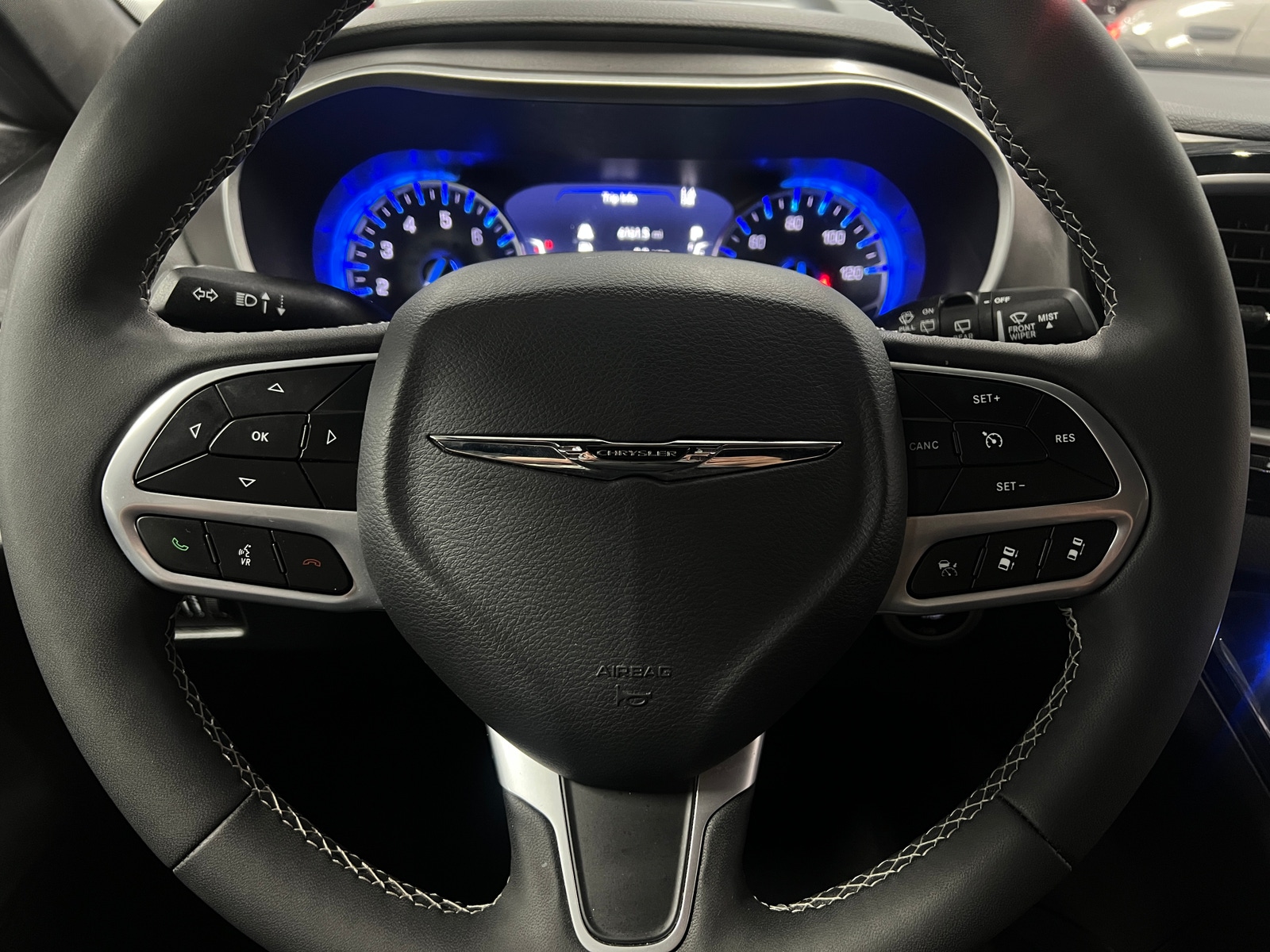 Thumbnail: 2025 Chrysler Pacifica - 4