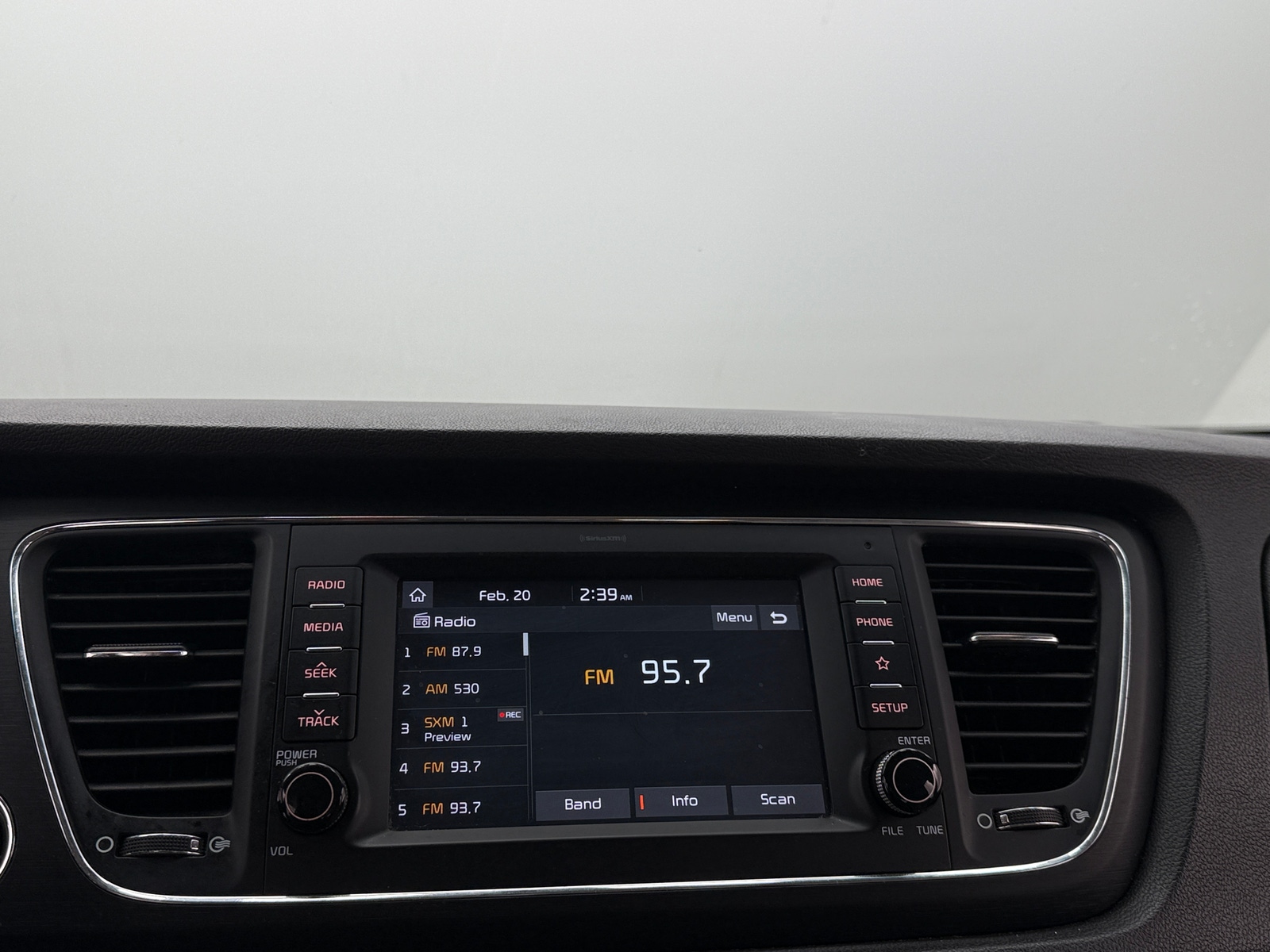 Thumbnail: 2020 Kia Sedona - 3