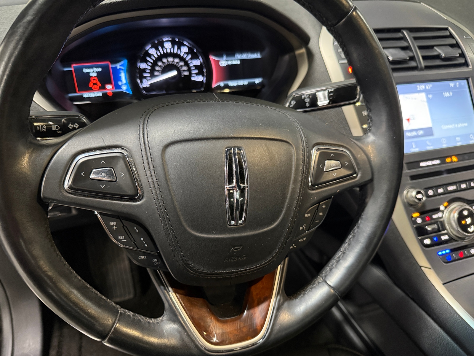 Thumbnail: 2020 Lincoln MKZ - 4