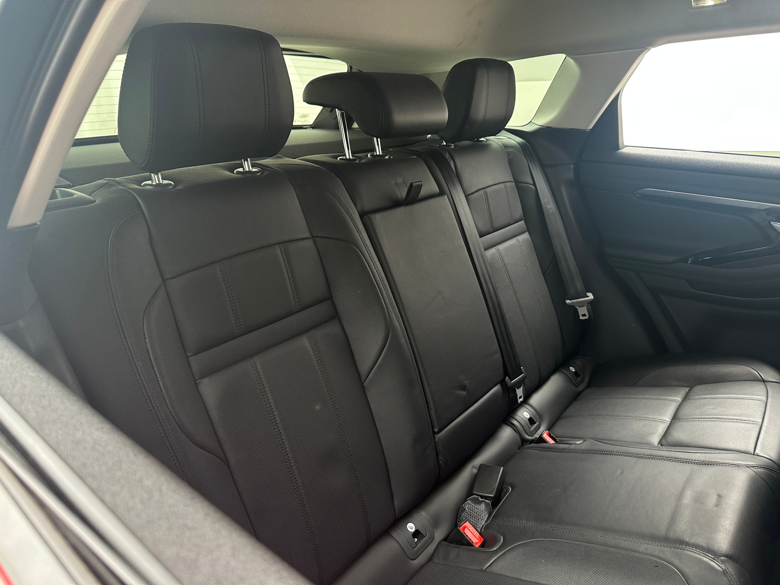 Thumbnail: 2020 Land Rover Range Rover Evoque - 5