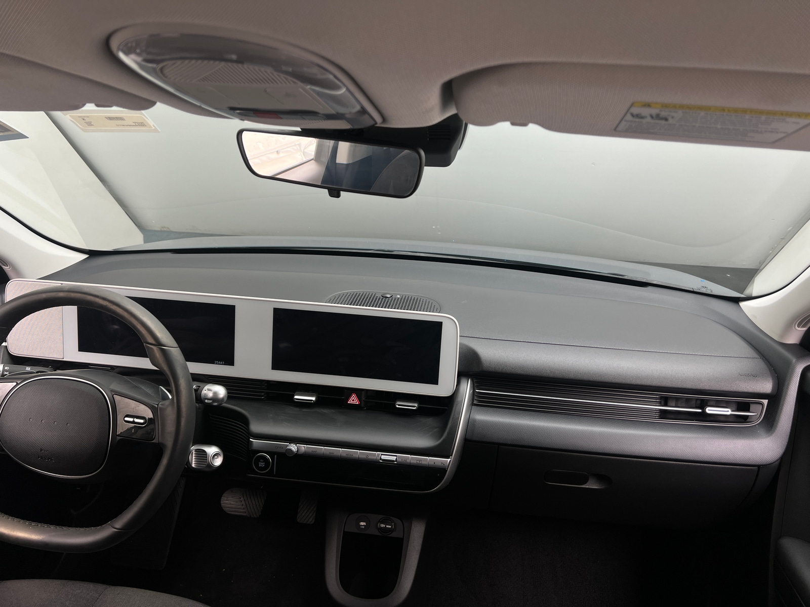 Thumbnail: 2023 Hyundai Ioniq 5 - 3