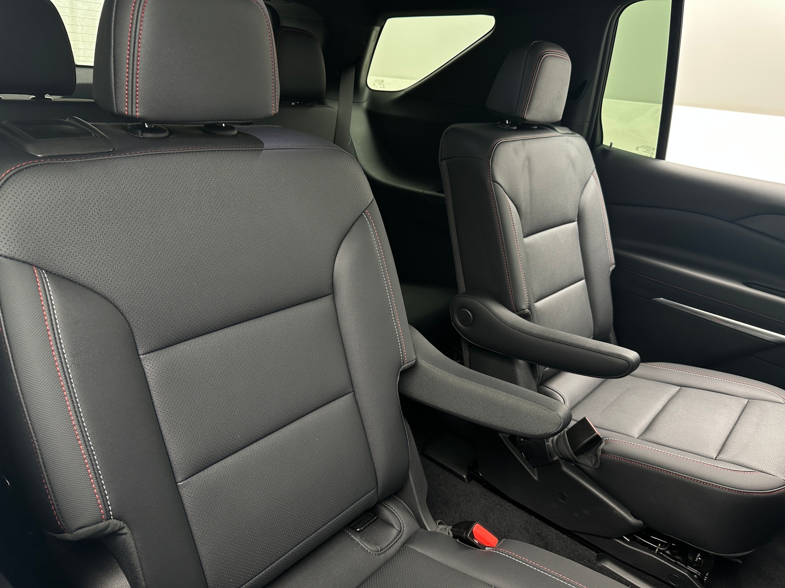 Thumbnail: 2025 Chevrolet Traverse - 5