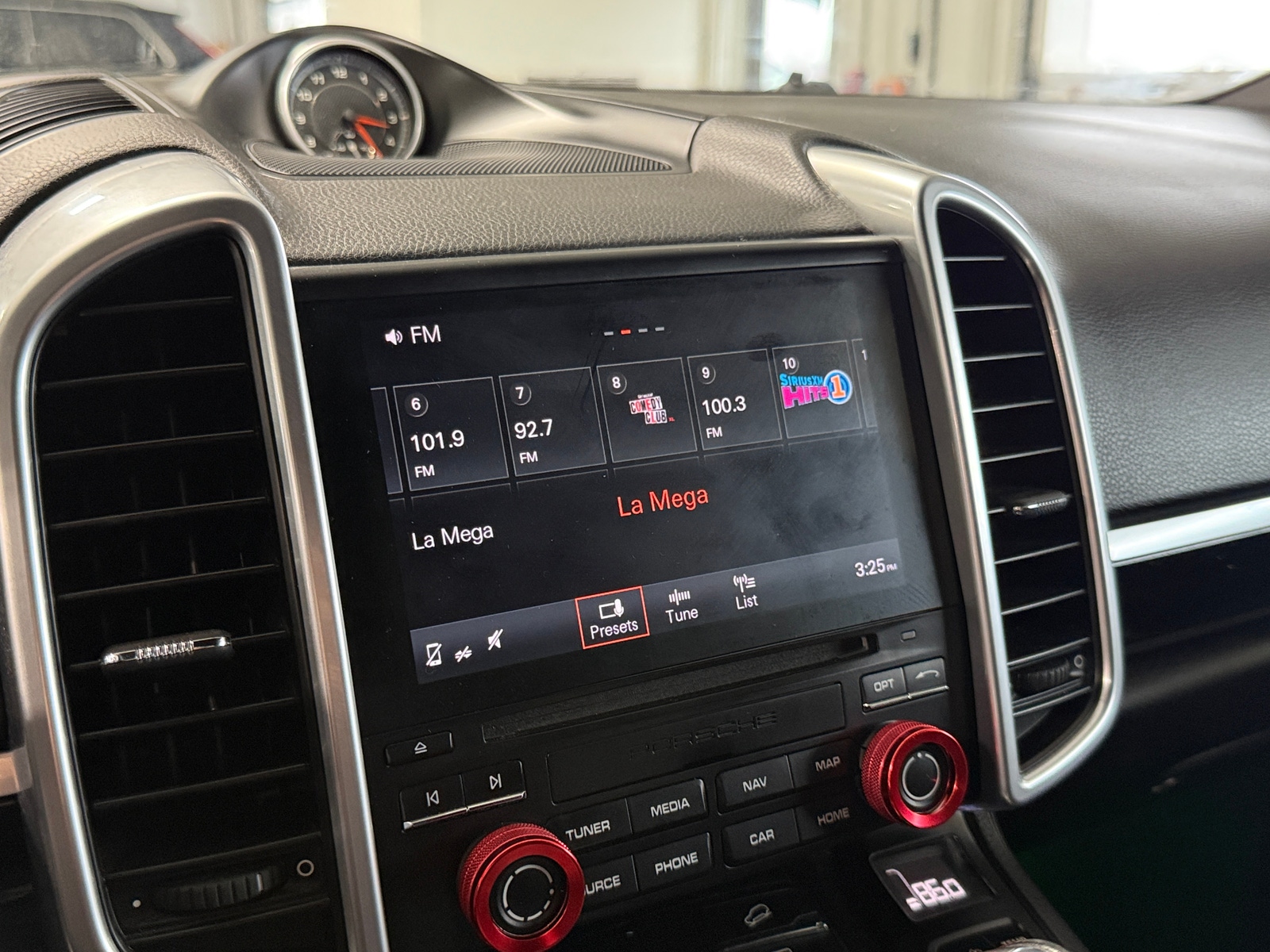 Thumbnail: 2017 Porsche Cayenne - 4