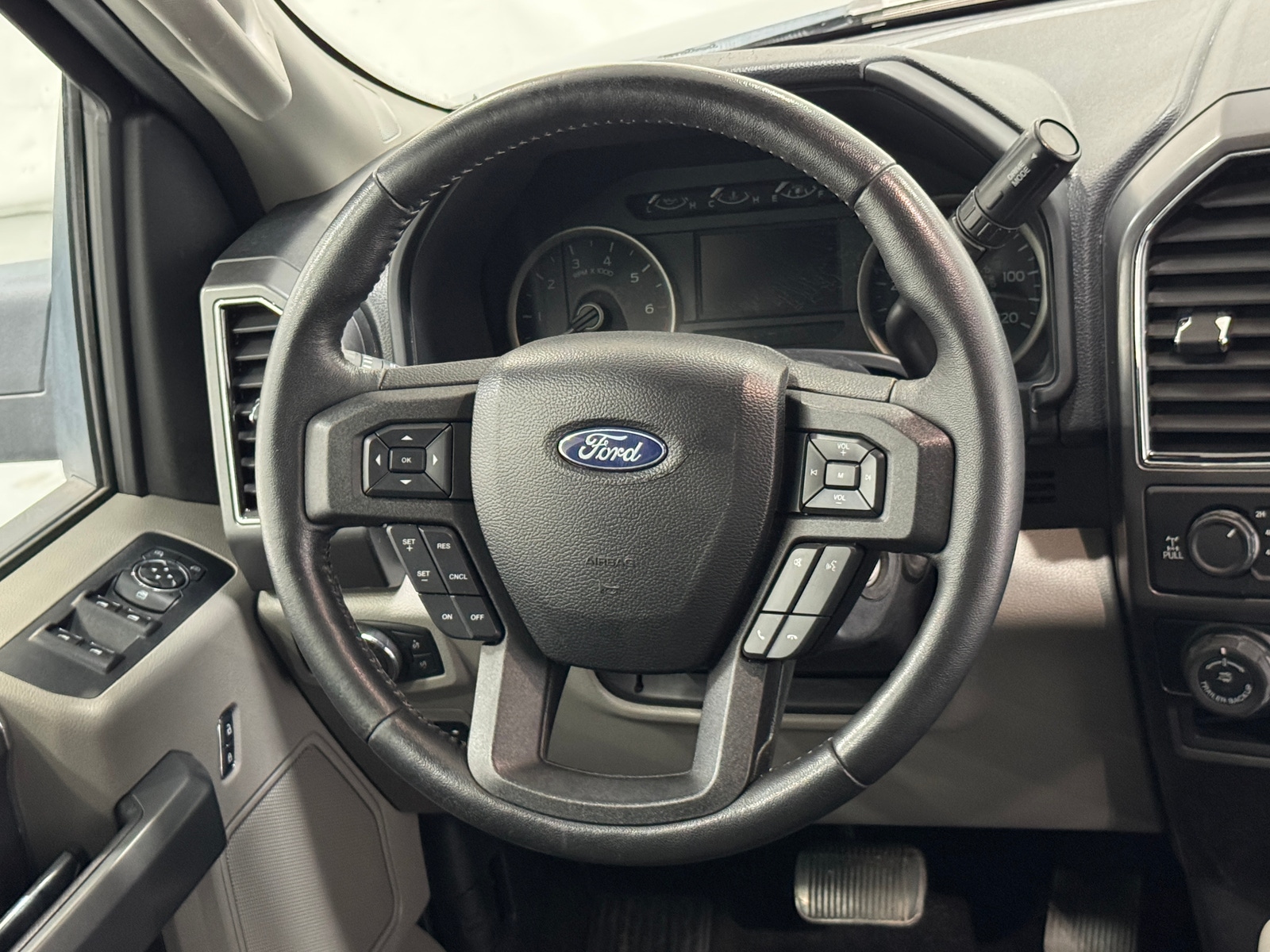 Thumbnail: 2018 Ford Econoline - 5