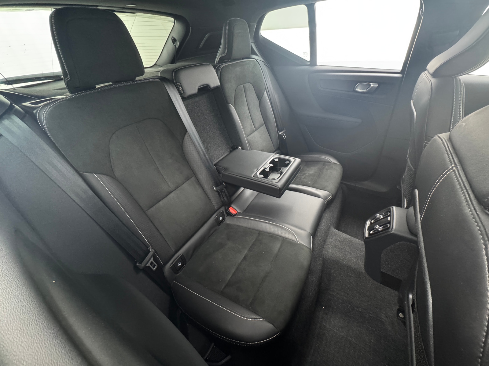 Thumbnail: 2021 Volvo XC40 - 6