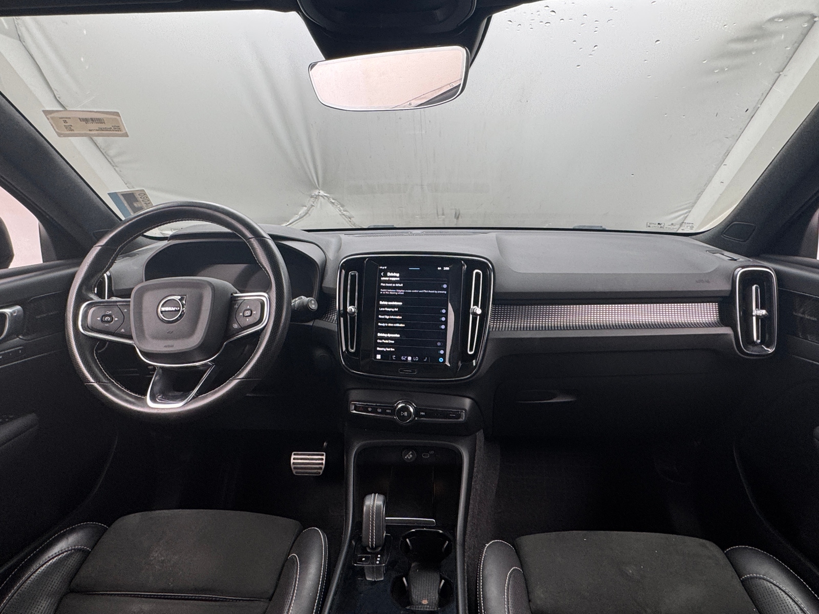 Thumbnail: 2021 Volvo XC40 - 3