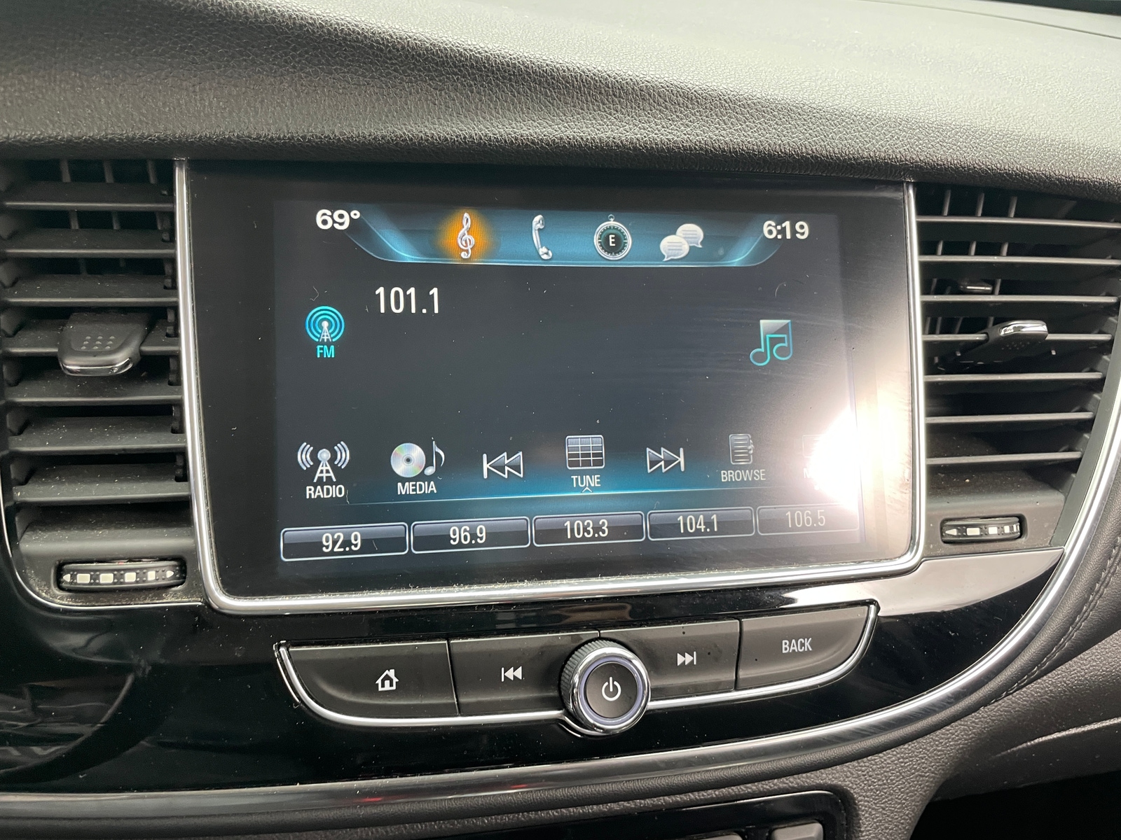 Thumbnail: 2018 Buick Encore - 4