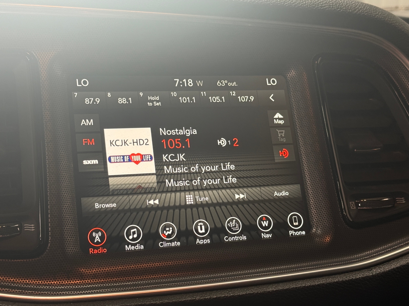 Thumbnail: 2017 Dodge Challenger - 3