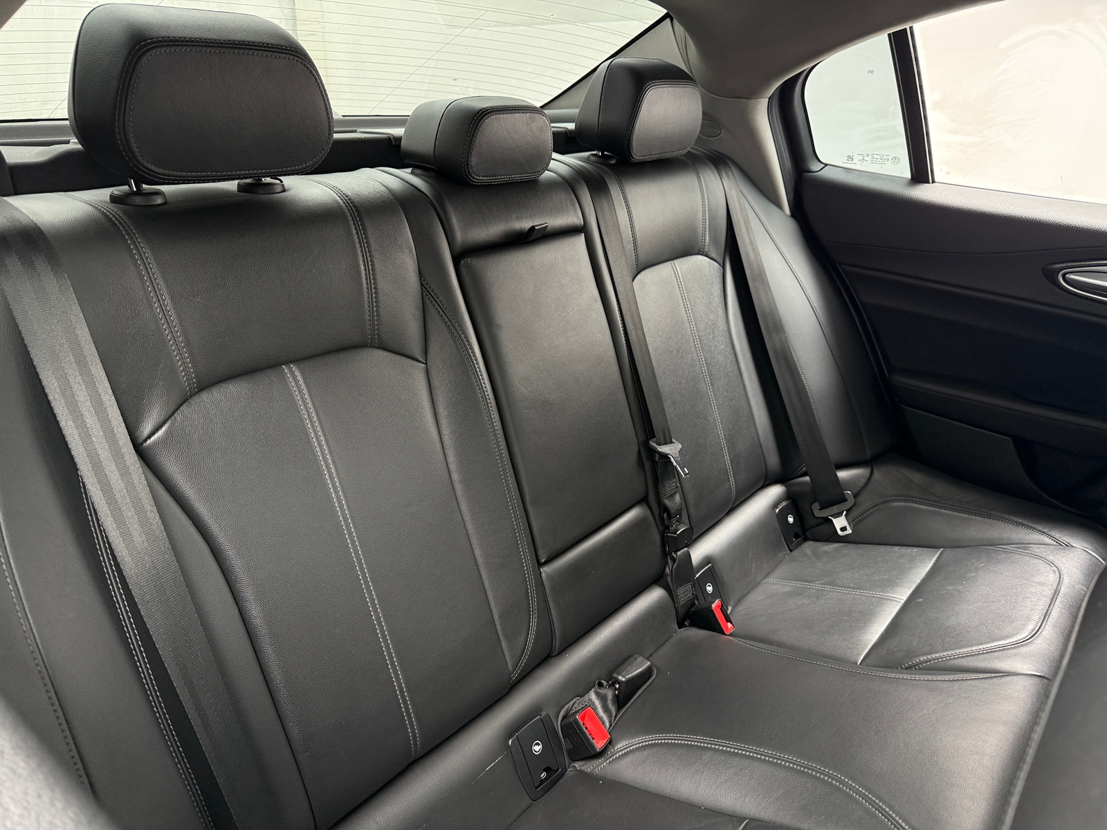 Thumbnail: 2018 Alfa Romeo Giulia - 5