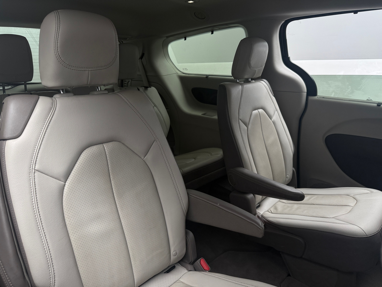 Thumbnail: 2019 Chrysler Pacifica - 5