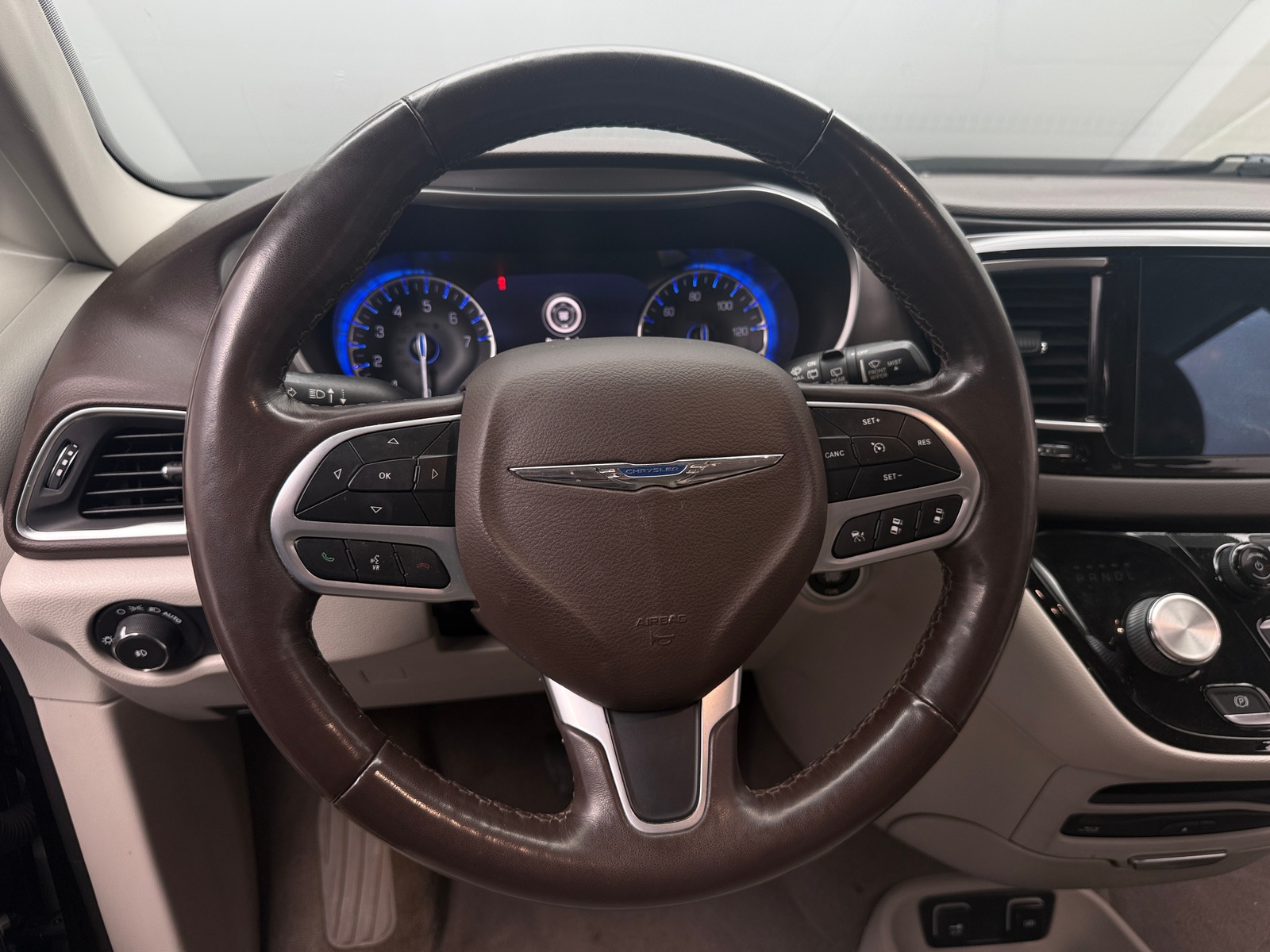 Thumbnail: 2019 Chrysler Pacifica - 4