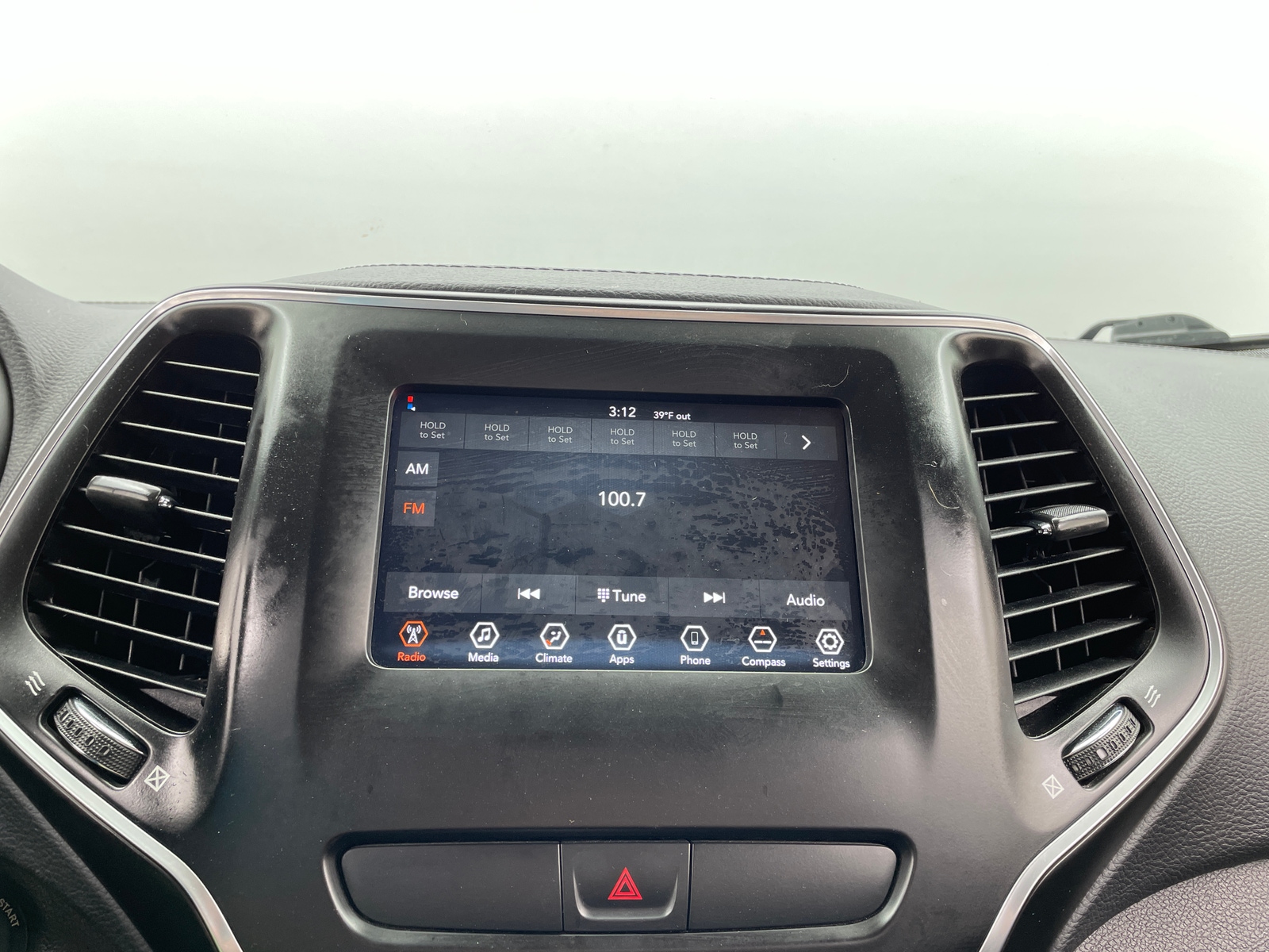 Thumbnail: 2020 Jeep Cherokee - 4