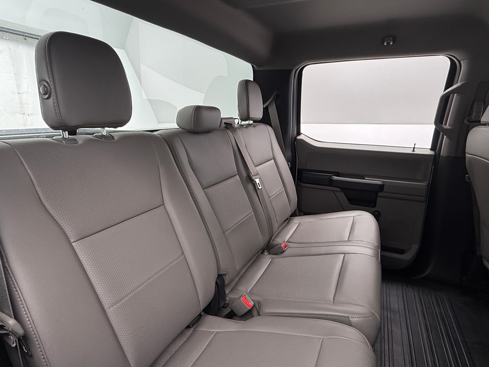 Thumbnail: 2017 Ford Econoline - 6