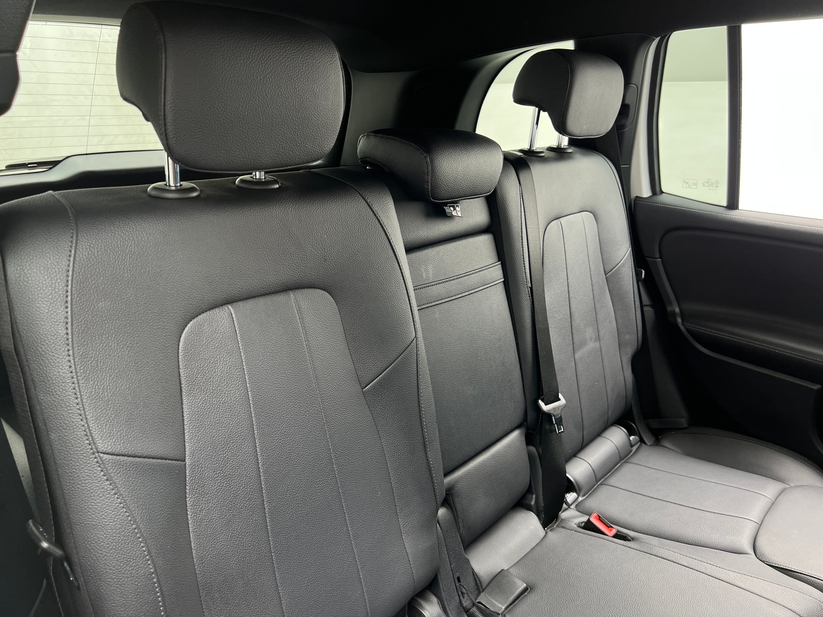 Thumbnail: 2021 Mercedes-Benz GLB - 5