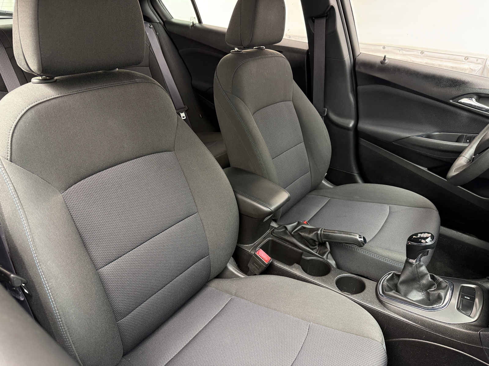 Thumbnail: 2017 Chevrolet Cruze - 2