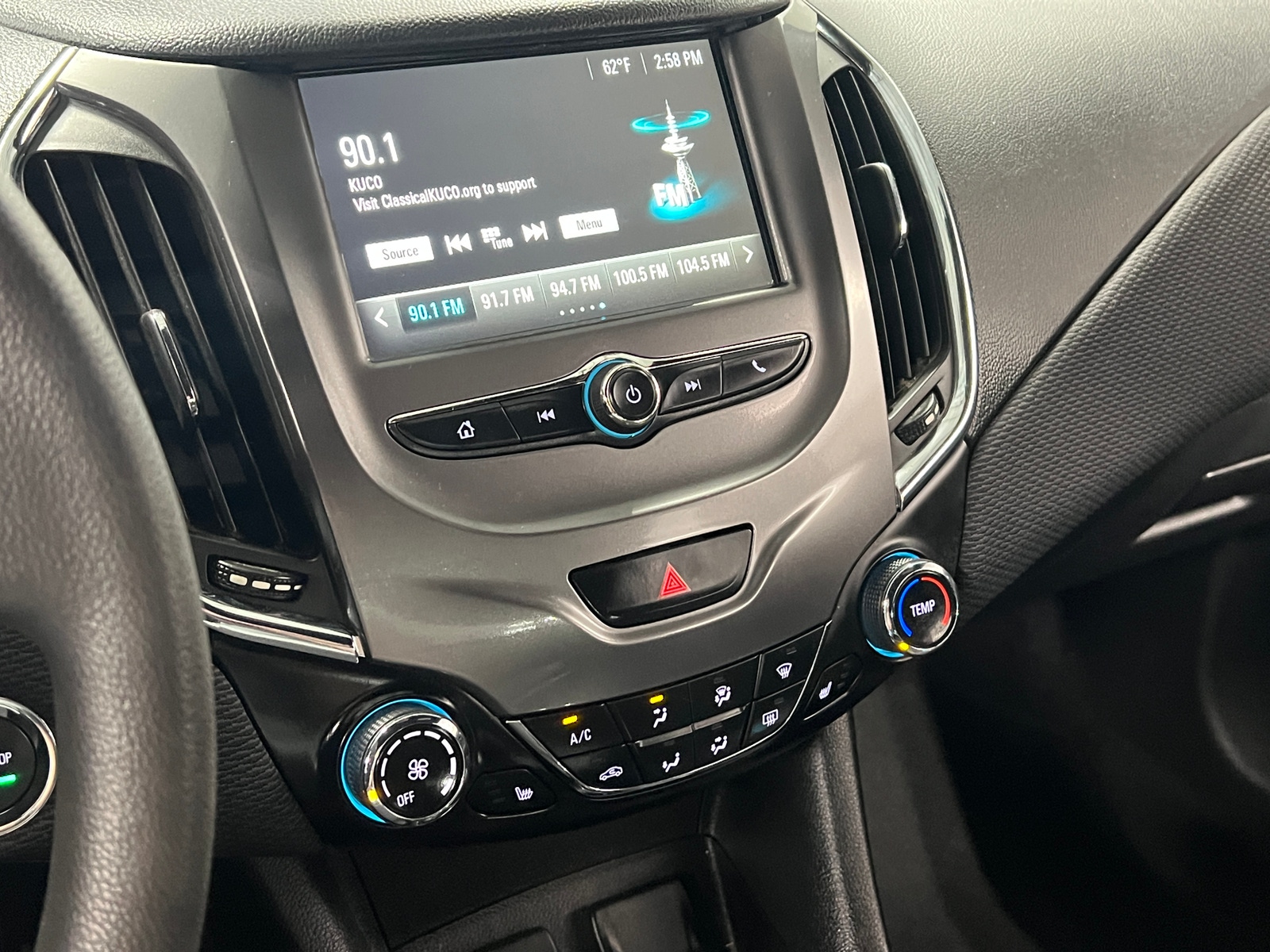 Thumbnail: 2017 Chevrolet Cruze - 4