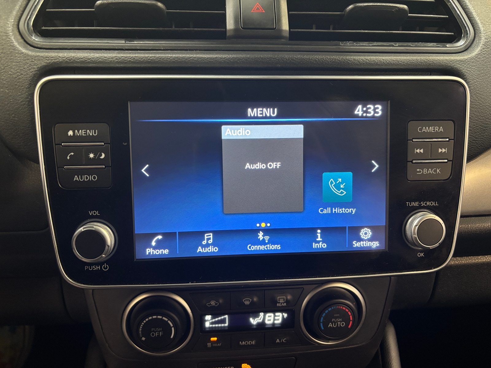 Thumbnail: 2023 Nissan Leaf - 4