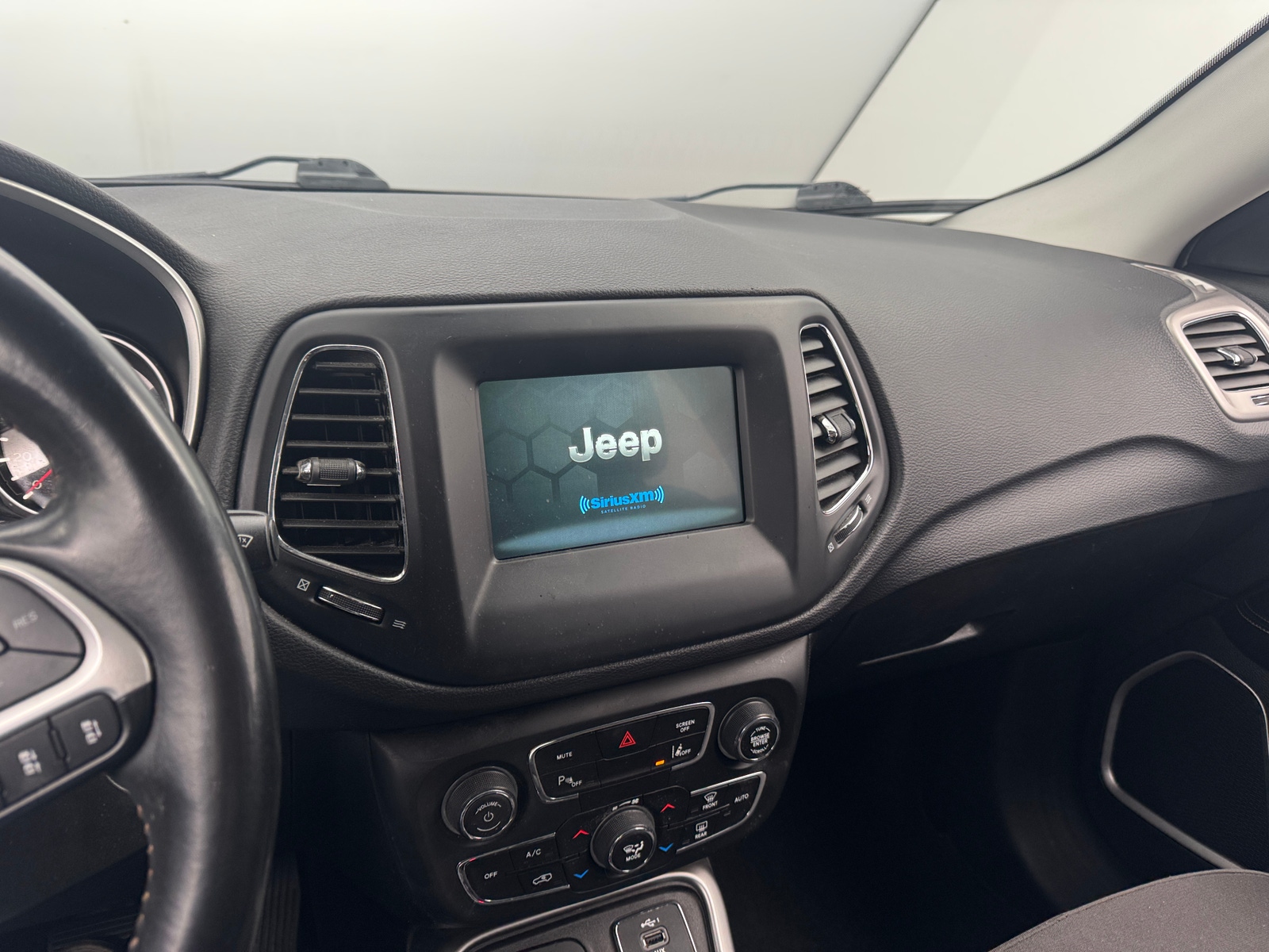Thumbnail: 2020 Jeep Compass - 4