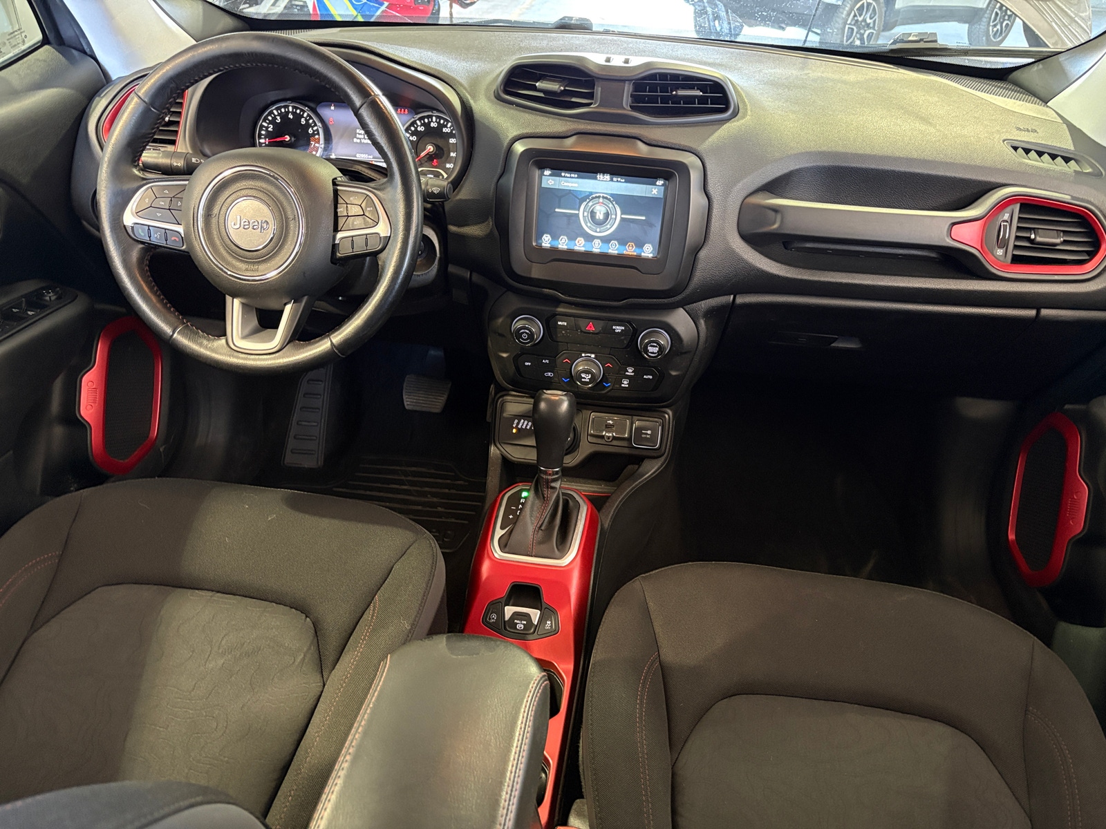 Thumbnail: 2019 Jeep Renegade - 3