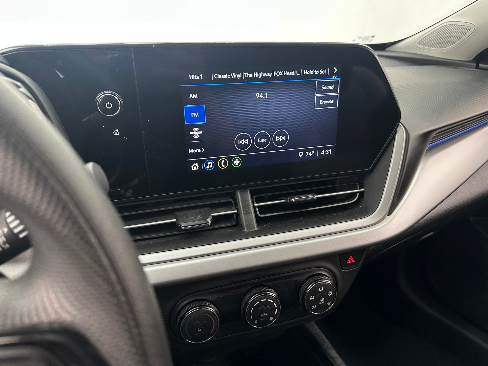 Thumbnail: 2024 Chevrolet Trax - 4